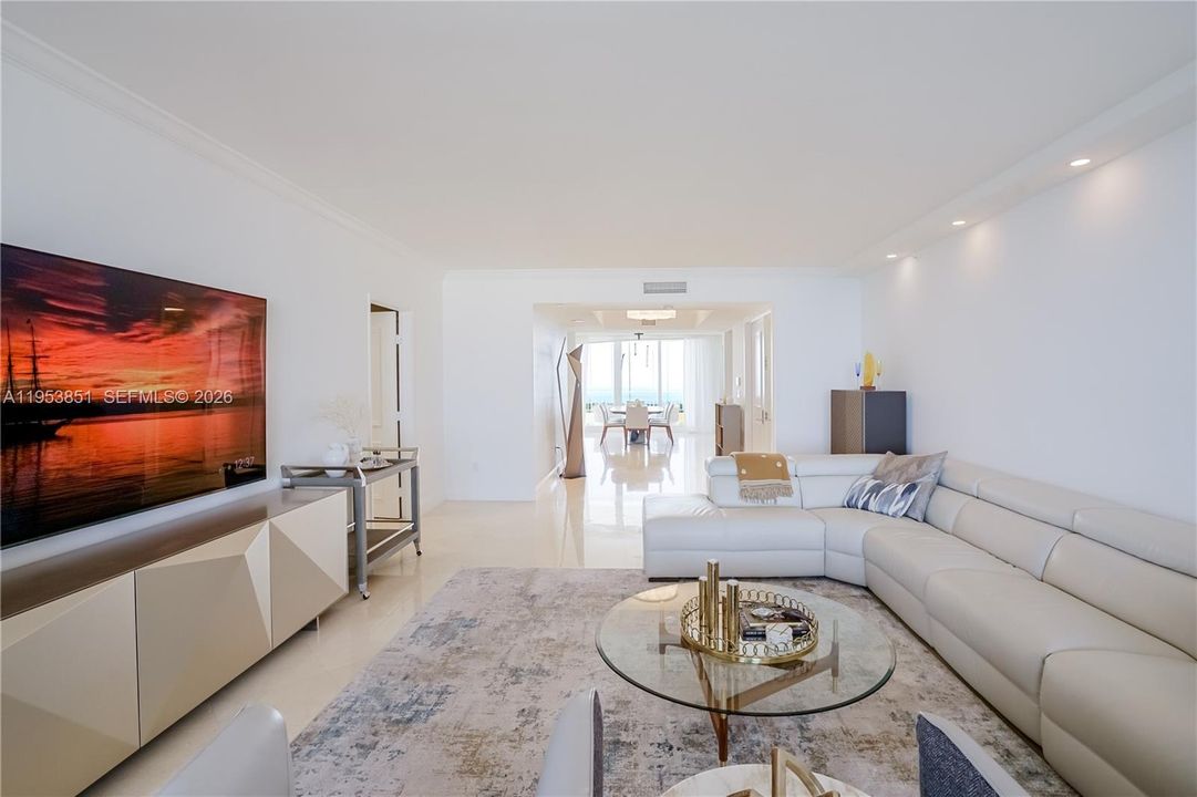 Activo con contrato: $3,600,000 (2 camas, 2 baños, 2100 Pies cuadrados)