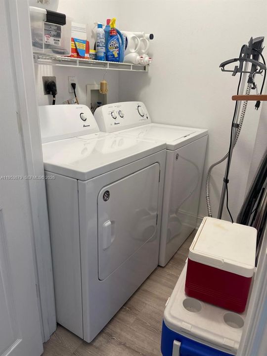 For Sale: $550,000 (2 beds, 2 baths, 1343 Square Feet)