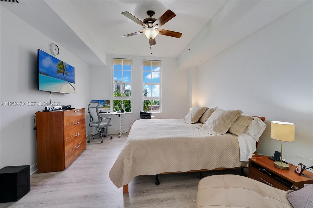 For Sale: $550,000 (2 beds, 2 baths, 1343 Square Feet)
