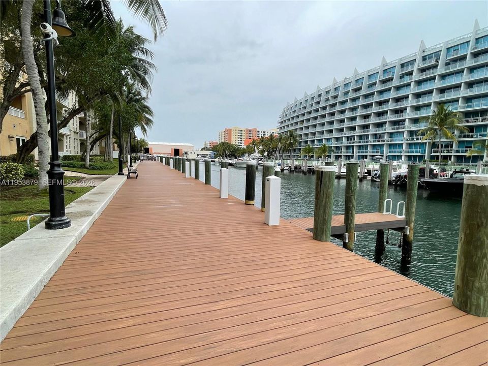 For Sale: $550,000 (2 beds, 2 baths, 1343 Square Feet)