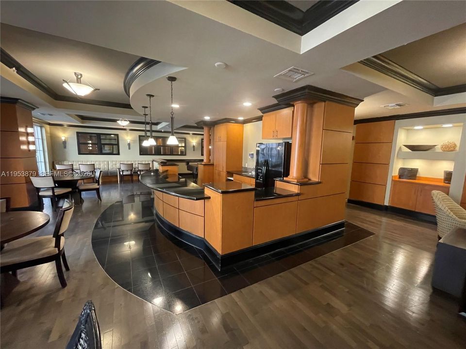 For Sale: $550,000 (2 beds, 2 baths, 1343 Square Feet)