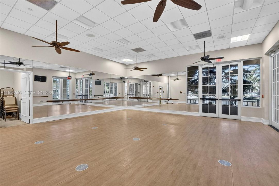 На продажу: $650,000 (2 спален, 2 ванн, 1625 Квадратных фут)