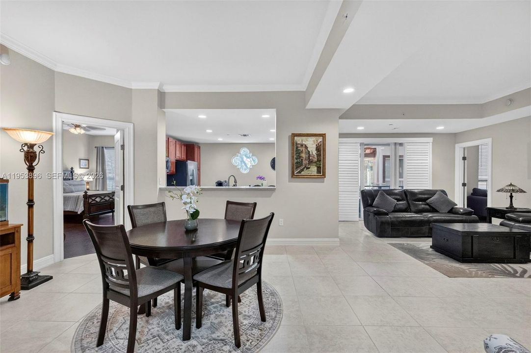 На продажу: $650,000 (2 спален, 2 ванн, 1625 Квадратных фут)