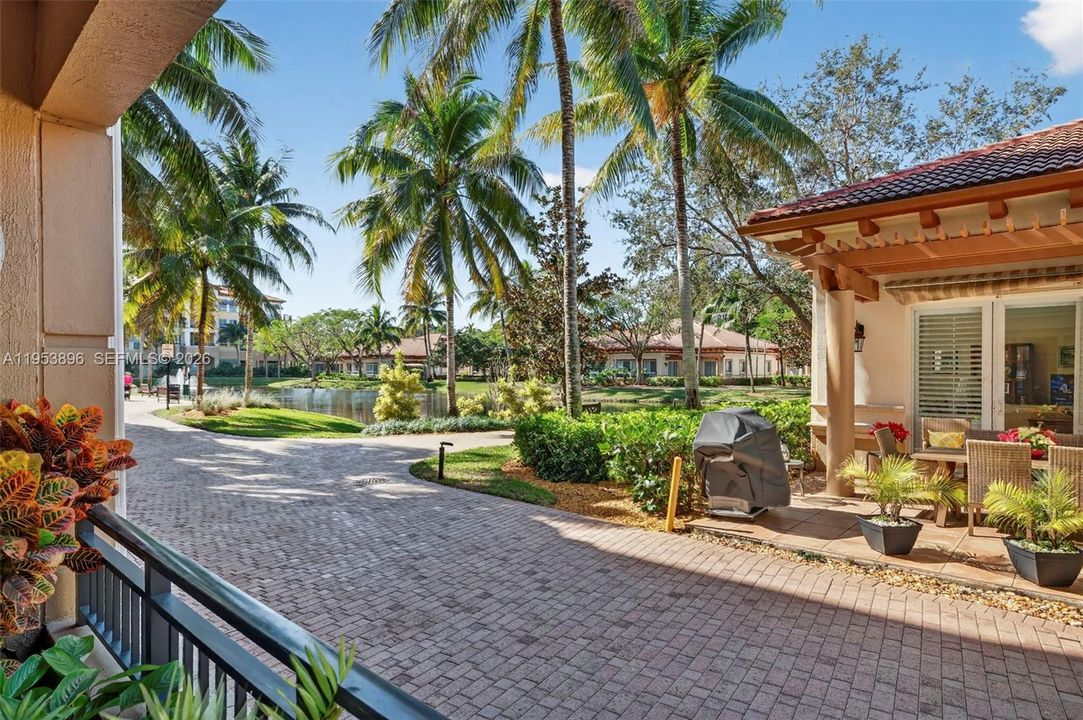 На продажу: $650,000 (2 спален, 2 ванн, 1625 Квадратных фут)