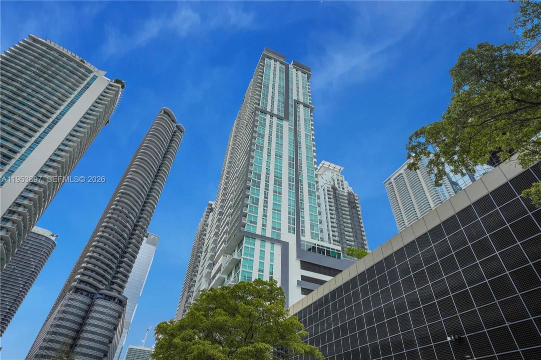 待售: $649,995 (1 贝兹, 1 浴室, 905 平方英尺)