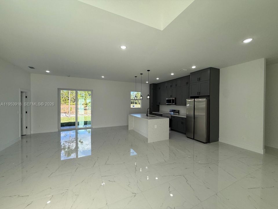 For Rent: $1,950 (4 beds, 2 baths, 0 Square Feet)