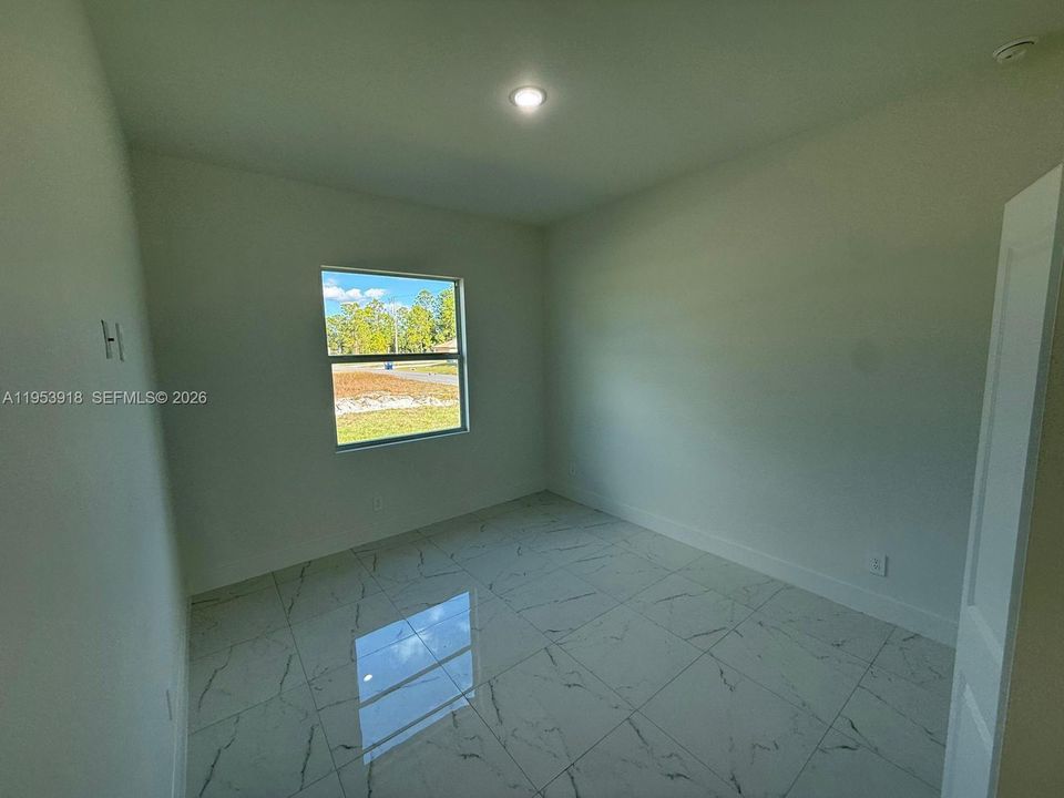 For Rent: $1,950 (4 beds, 2 baths, 0 Square Feet)