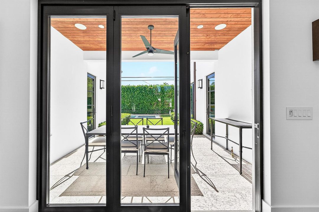 023-3218SouthOliveAvenue-WestPalmBeach-F