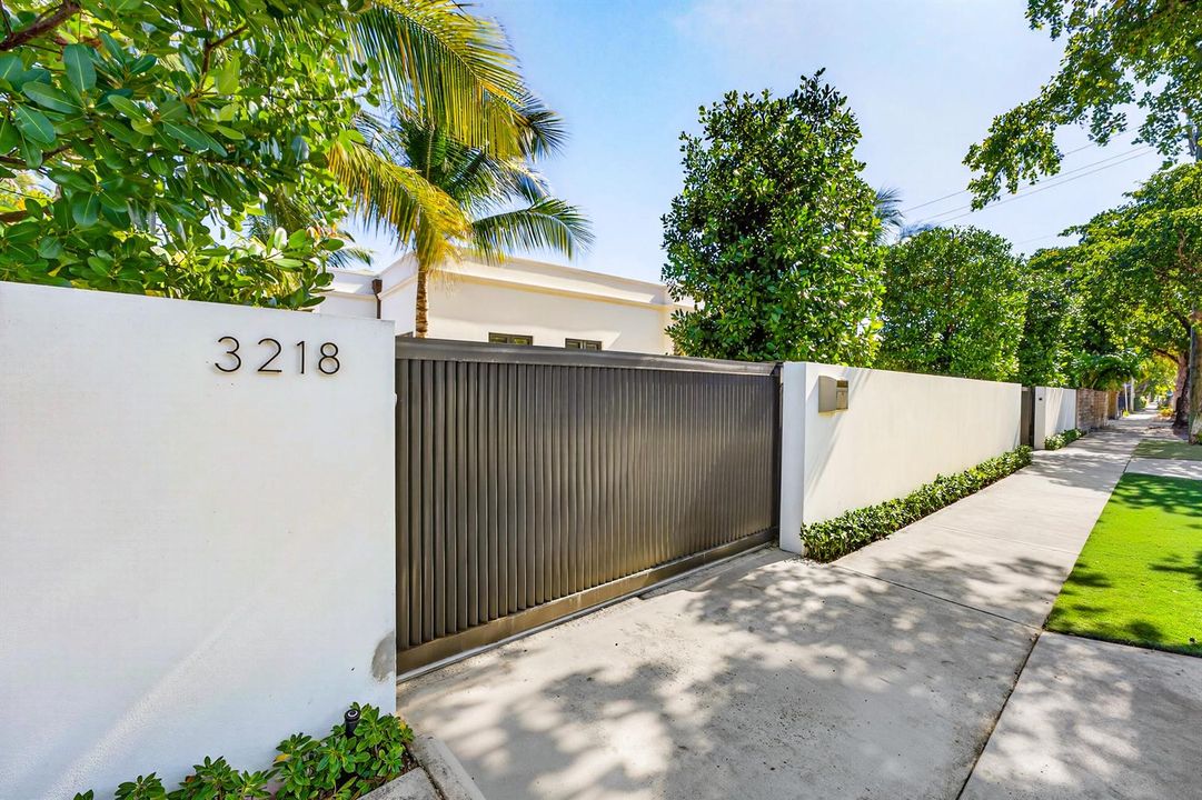 003-3218SouthOliveAvenue-WestPalmBeach-F