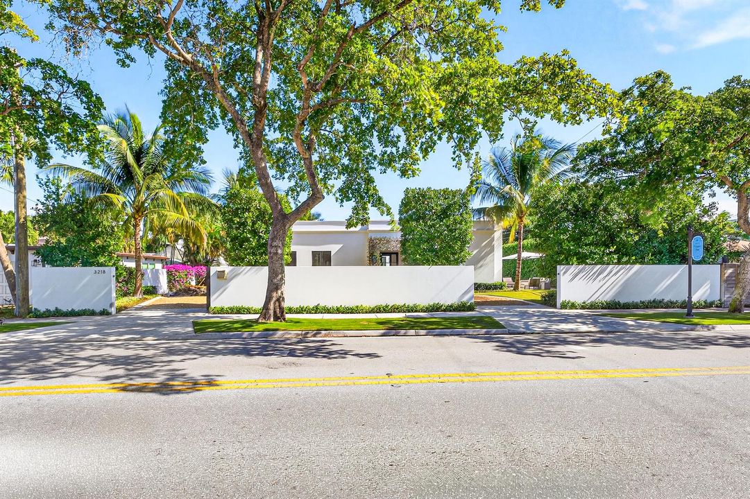 002-3218SouthOliveAvenue-WestPalmBeach-F