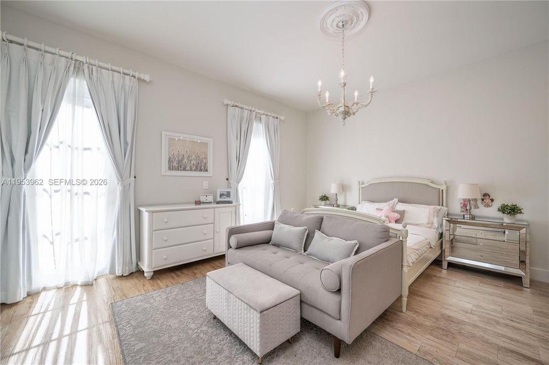 For Rent: $38,000 (6 beds, 6 baths, 5679 Square Feet)