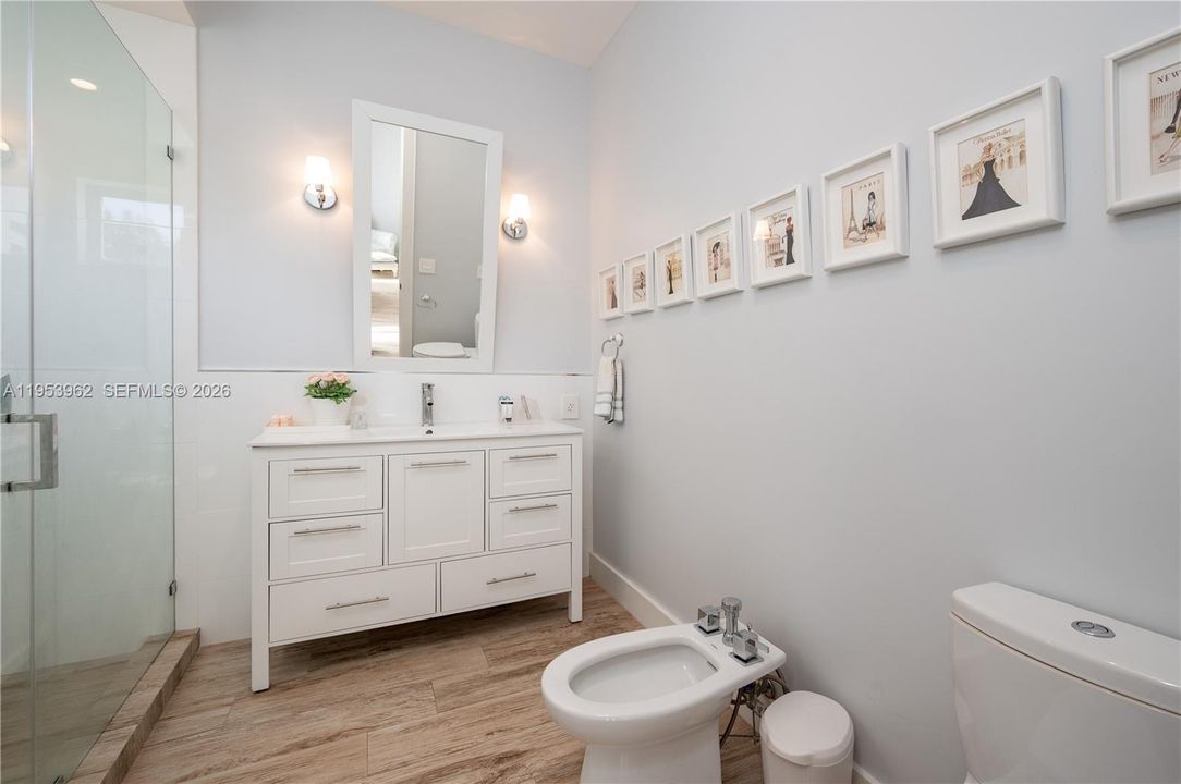 For Rent: $38,000 (6 beds, 6 baths, 5679 Square Feet)