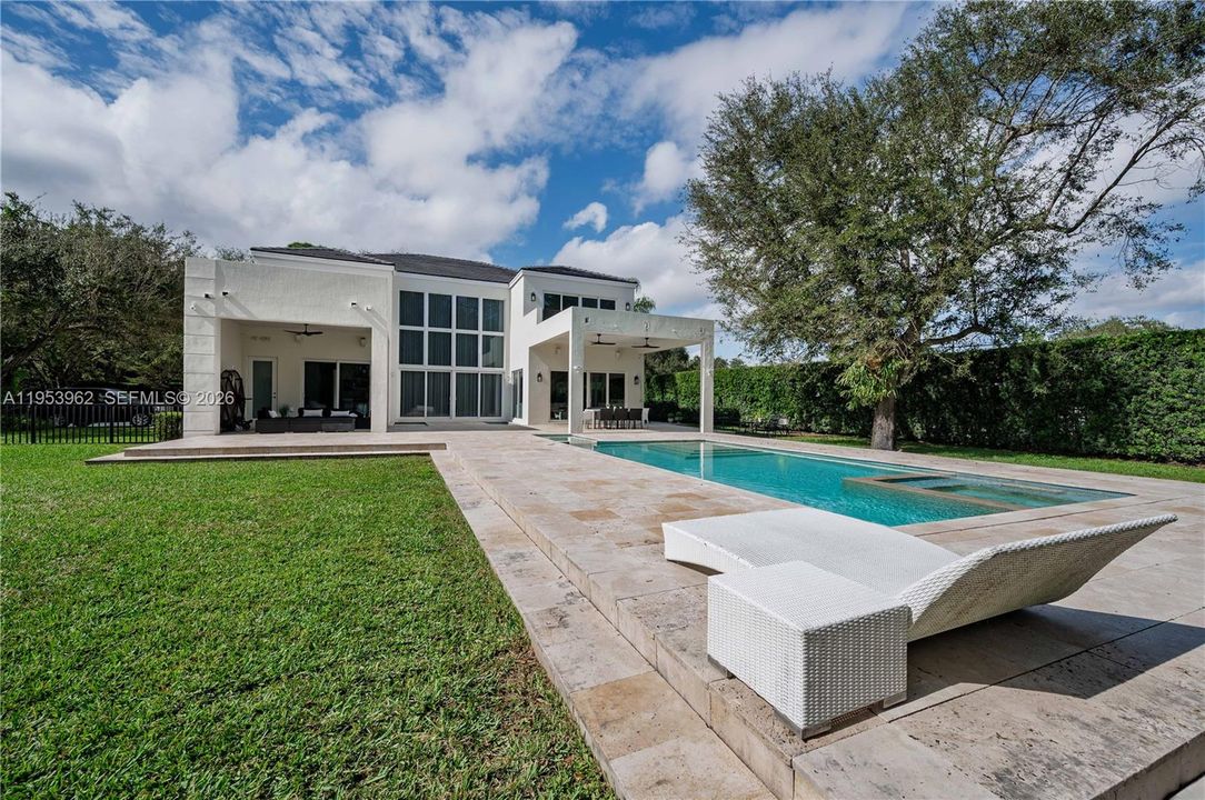 For Rent: $38,000 (6 beds, 6 baths, 5679 Square Feet)