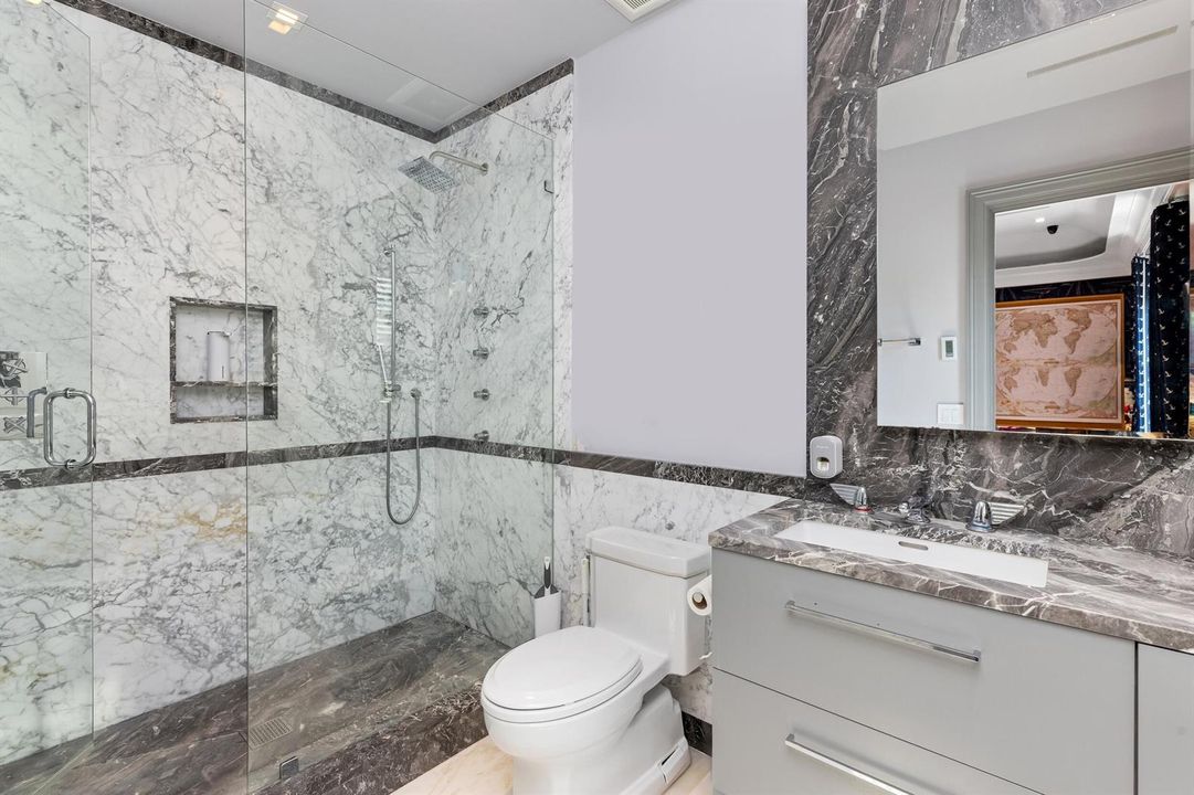 Guest Bath 1