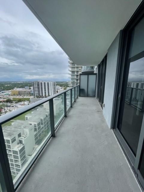 For Sale: $475,000 (1 beds, 1 baths, 593 Square Feet)