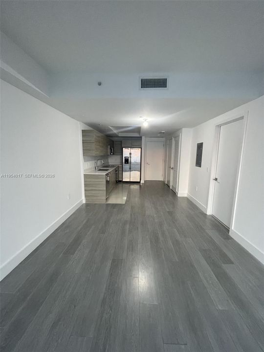 For Sale: $475,000 (1 beds, 1 baths, 593 Square Feet)