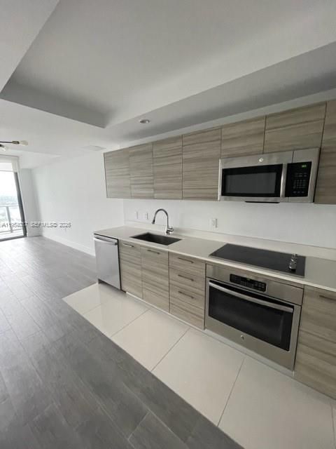 For Sale: $475,000 (1 beds, 1 baths, 593 Square Feet)