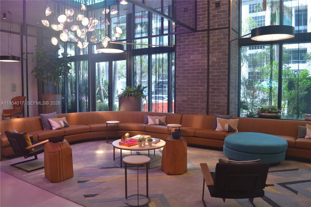 For Sale: $475,000 (1 beds, 1 baths, 593 Square Feet)