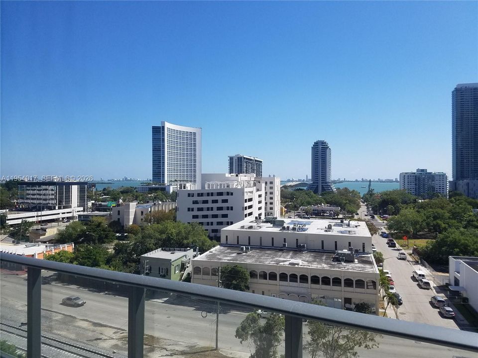 For Sale: $475,000 (1 beds, 1 baths, 593 Square Feet)