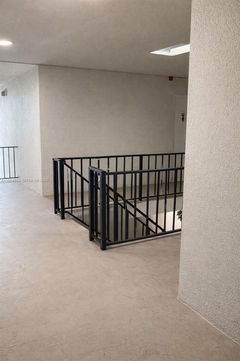 Под контрактом: $299,000 (2 спален, 1 ванн, 910 Квадратных фут)