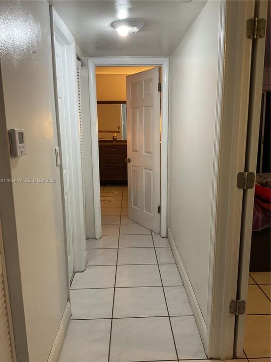 Под контрактом: $299,000 (2 спален, 1 ванн, 910 Квадратных фут)