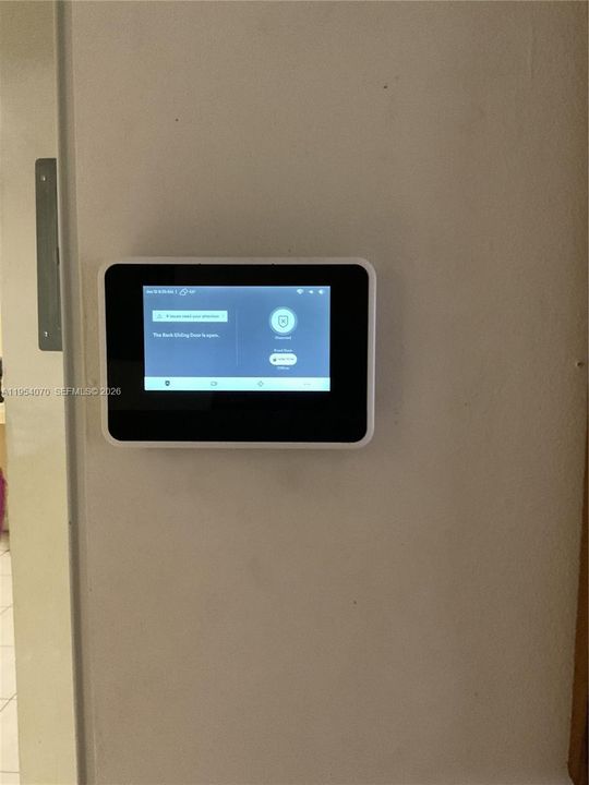 Под контрактом: $299,000 (2 спален, 1 ванн, 910 Квадратных фут)