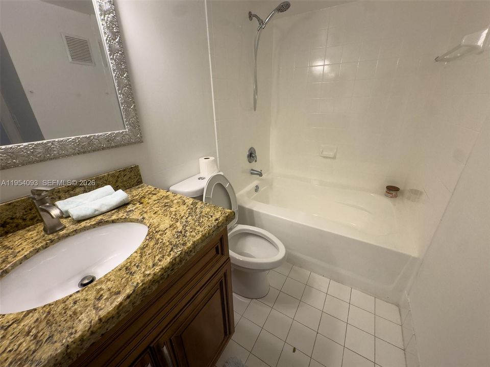 En Venta: $307,000 (3 camas, 2 baños, 1125 Pies cuadrados)