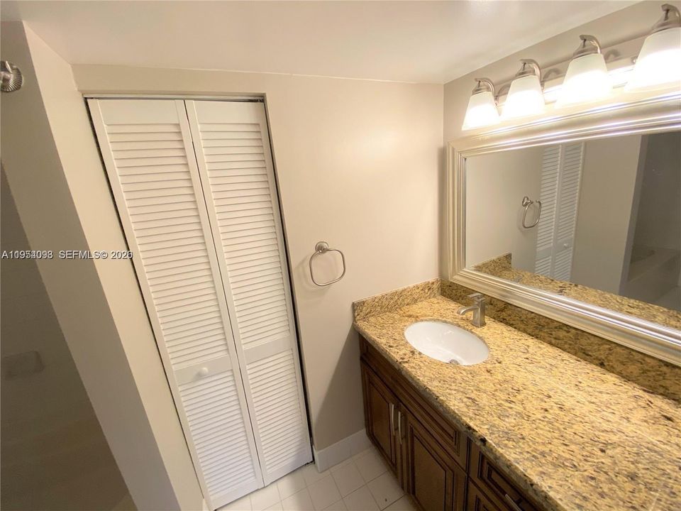 En Venta: $307,000 (3 camas, 2 baños, 1125 Pies cuadrados)