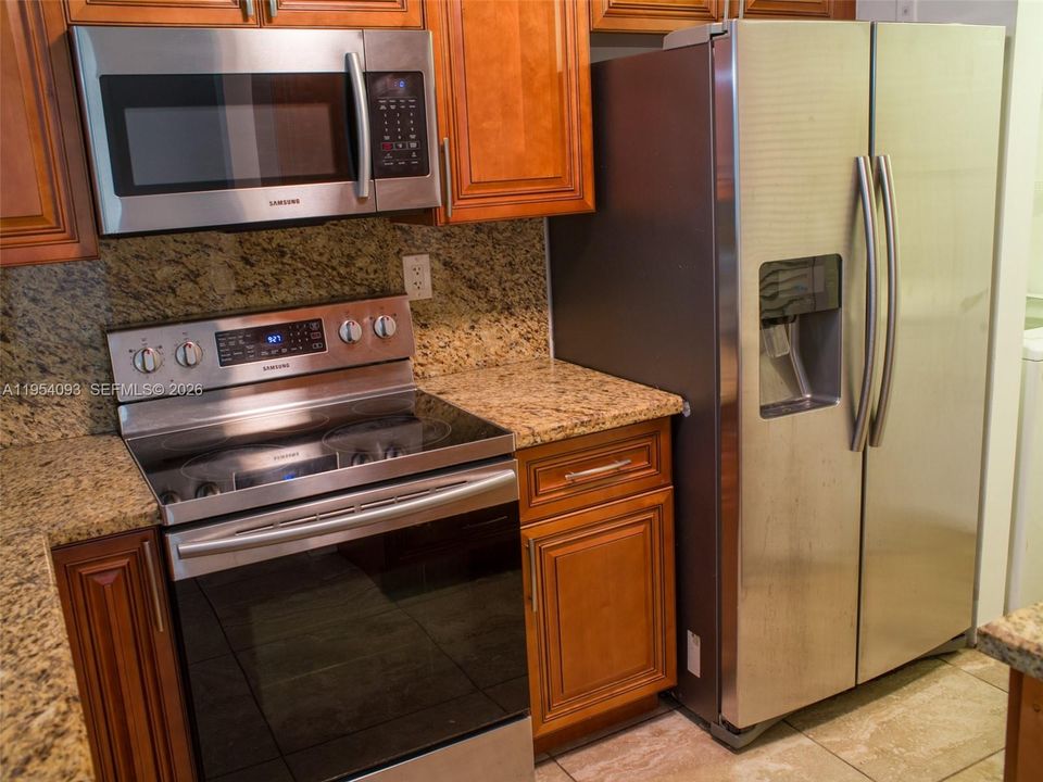En Venta: $307,000 (3 camas, 2 baños, 1125 Pies cuadrados)