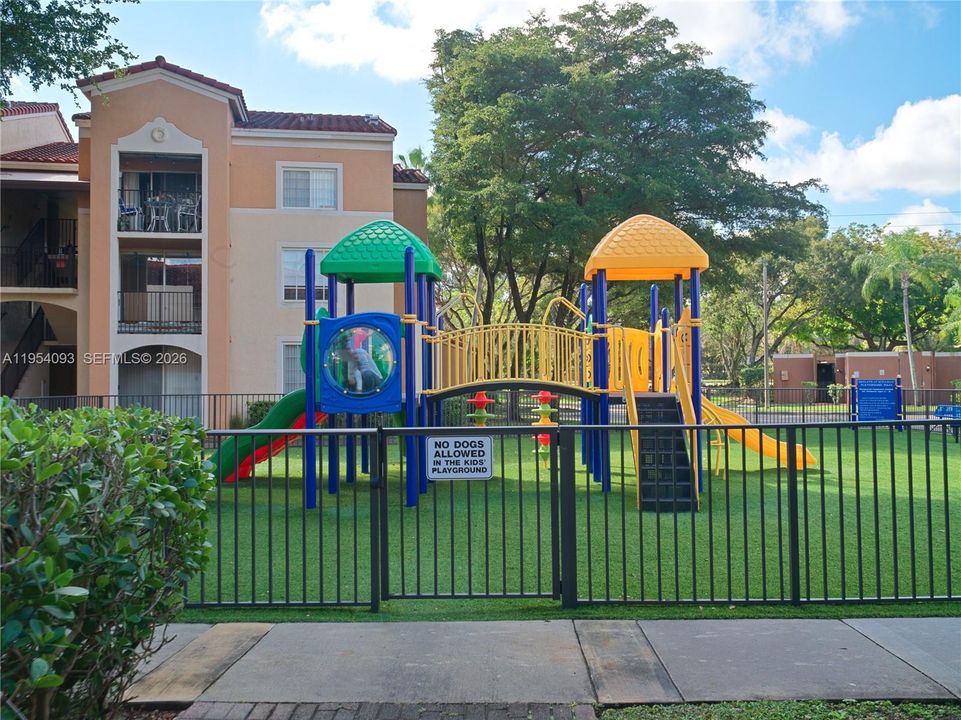 En Venta: $307,000 (3 camas, 2 baños, 1125 Pies cuadrados)