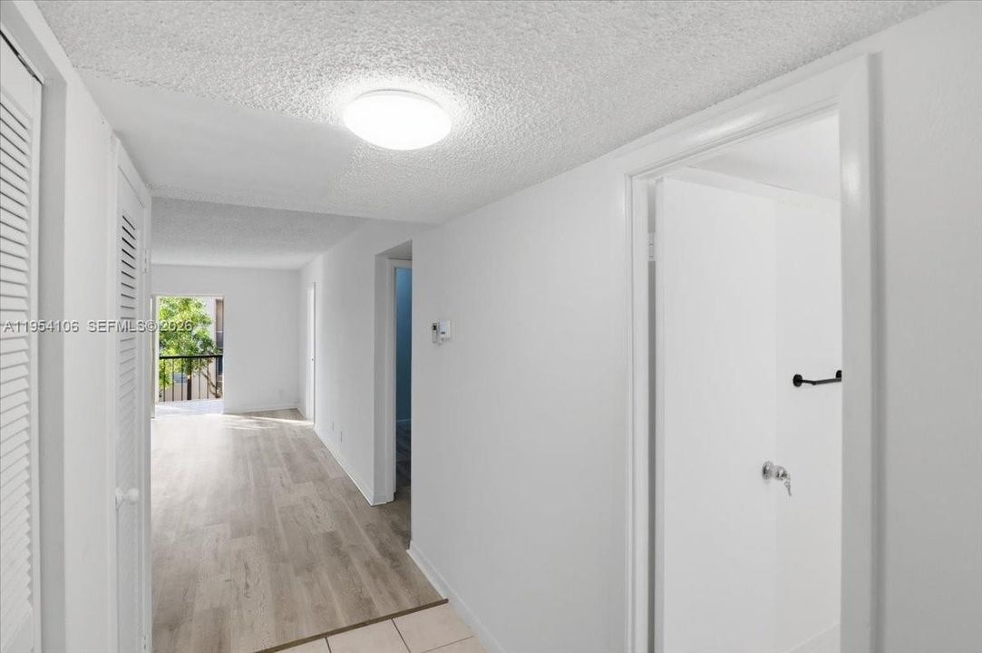 For Sale: $99,900 (2 beds, 1 baths, 870 Square Feet)