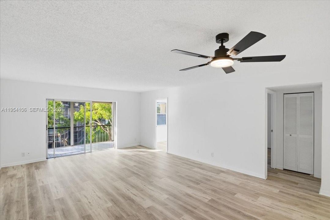 For Sale: $99,900 (2 beds, 1 baths, 870 Square Feet)