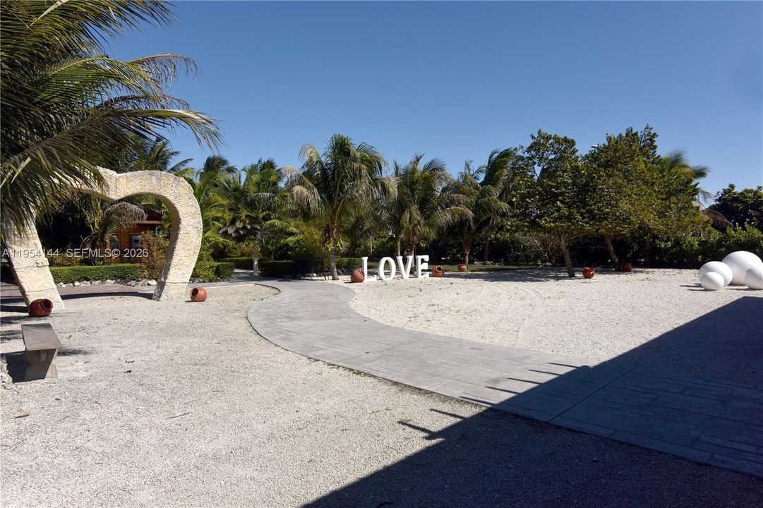En Venta: $2,995,000 (3 camas, 3 baños, 1905 Pies cuadrados)