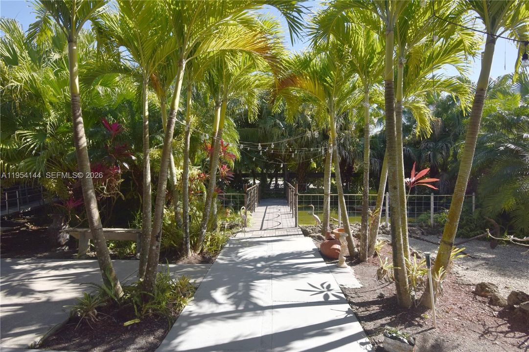 En Venta: $2,995,000 (3 camas, 3 baños, 1905 Pies cuadrados)
