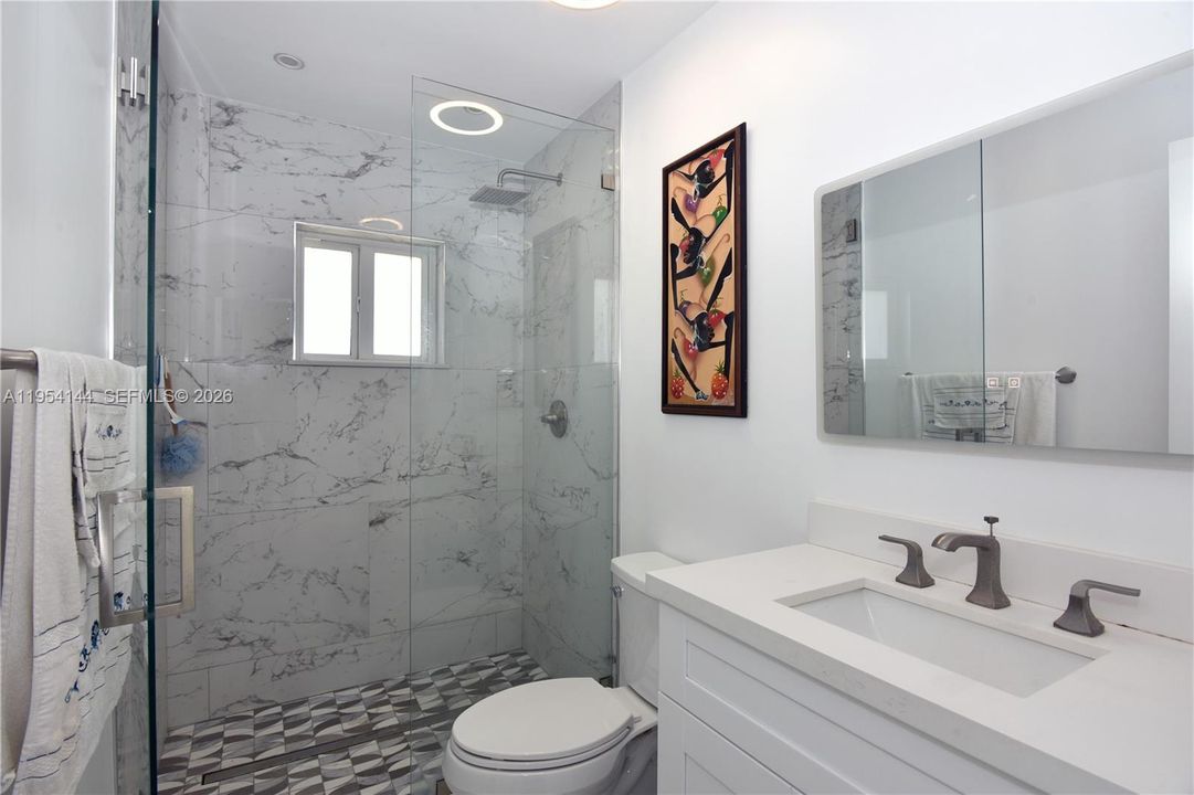 En Venta: $2,995,000 (3 camas, 3 baños, 1905 Pies cuadrados)