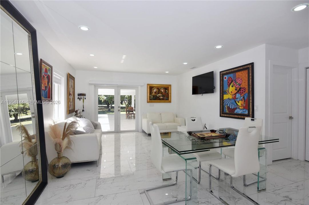 En Venta: $2,995,000 (3 camas, 3 baños, 1905 Pies cuadrados)