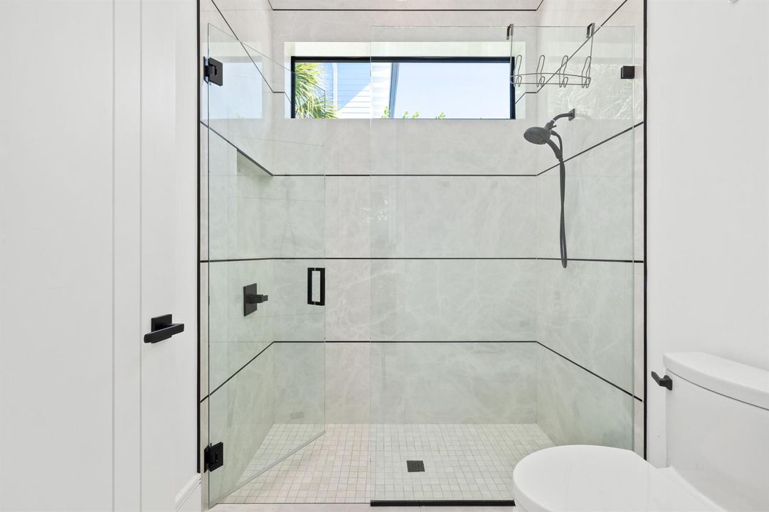 Jack and Jill bath