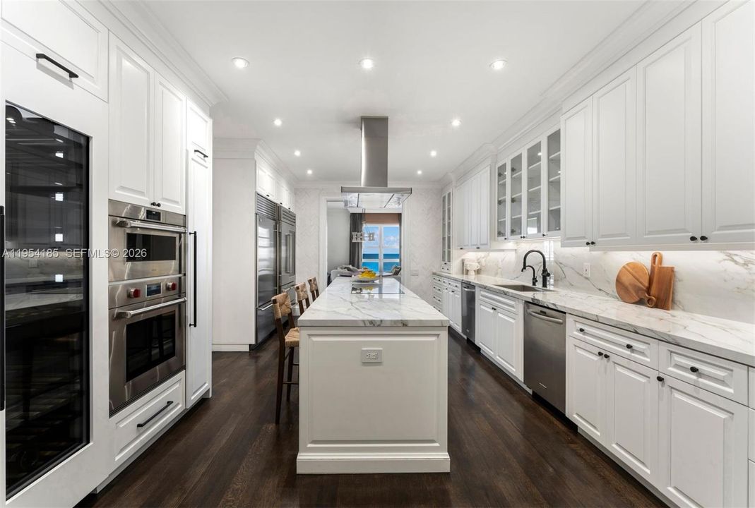 For Sale: $18,900,000 (5 beds, 5 baths, 8435 Square Feet)