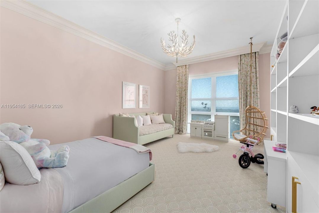 For Sale: $18,900,000 (5 beds, 5 baths, 8435 Square Feet)