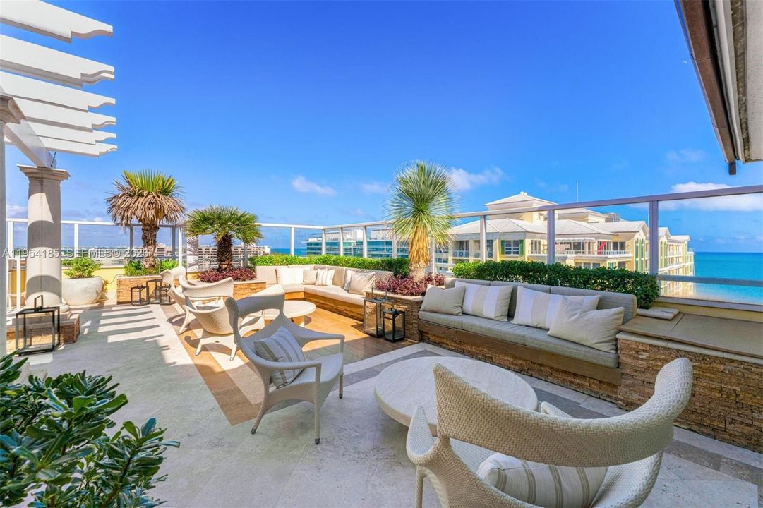 For Sale: $18,900,000 (5 beds, 5 baths, 8435 Square Feet)