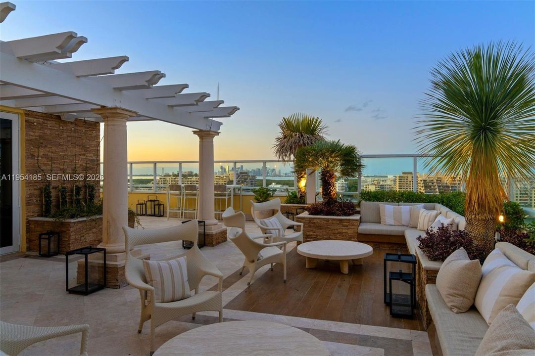 For Sale: $18,900,000 (5 beds, 5 baths, 8435 Square Feet)