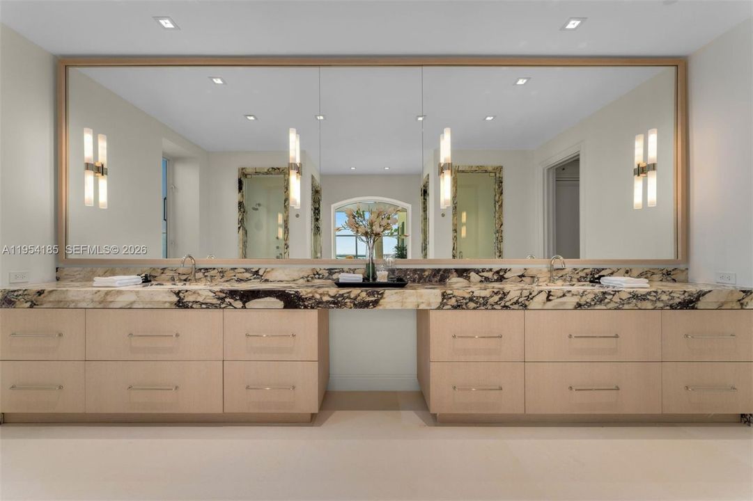For Sale: $18,900,000 (5 beds, 5 baths, 8435 Square Feet)