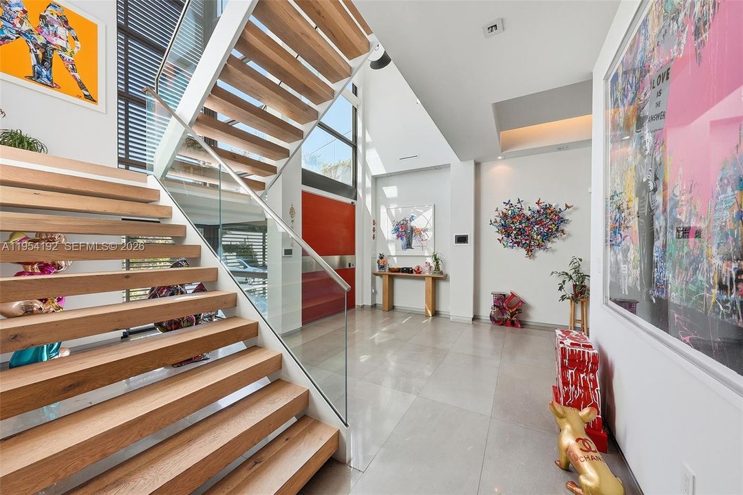 Activo con contrato: $11,750,000 (6 camas, 6 baños, 5363 Pies cuadrados)