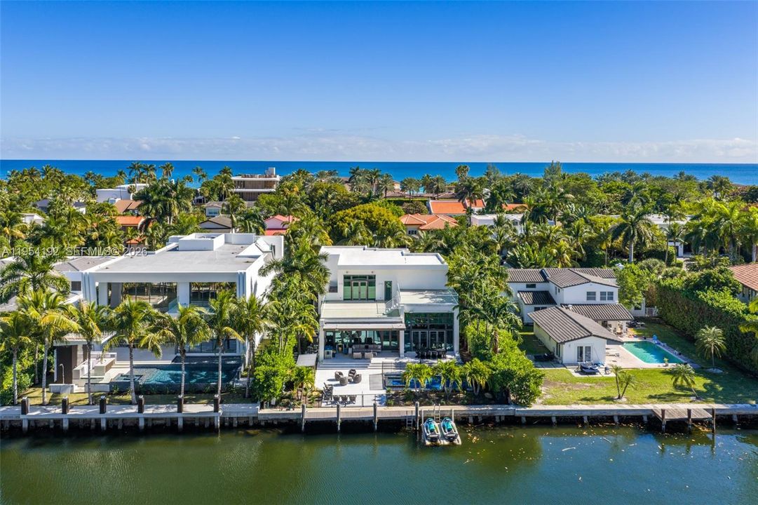 Activo con contrato: $11,750,000 (6 camas, 6 baños, 5363 Pies cuadrados)