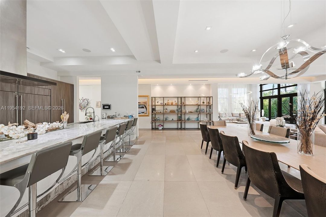 Activo con contrato: $11,750,000 (6 camas, 6 baños, 5363 Pies cuadrados)