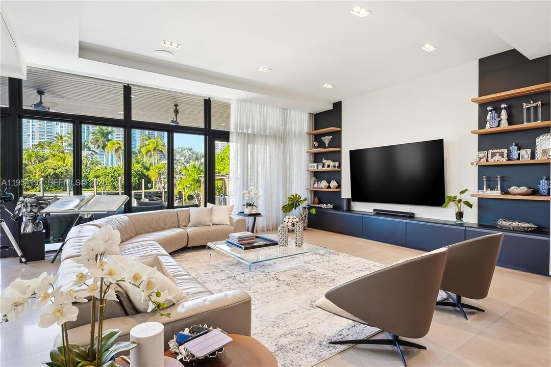 Activo con contrato: $11,750,000 (6 camas, 6 baños, 5363 Pies cuadrados)