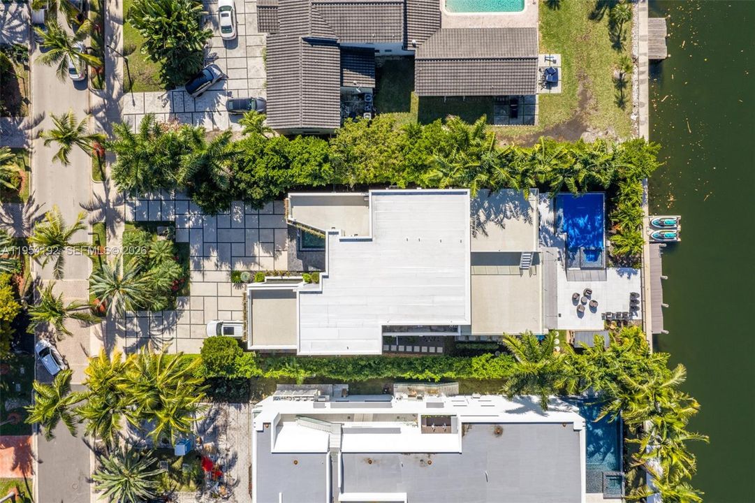 Activo con contrato: $11,750,000 (6 camas, 6 baños, 5363 Pies cuadrados)