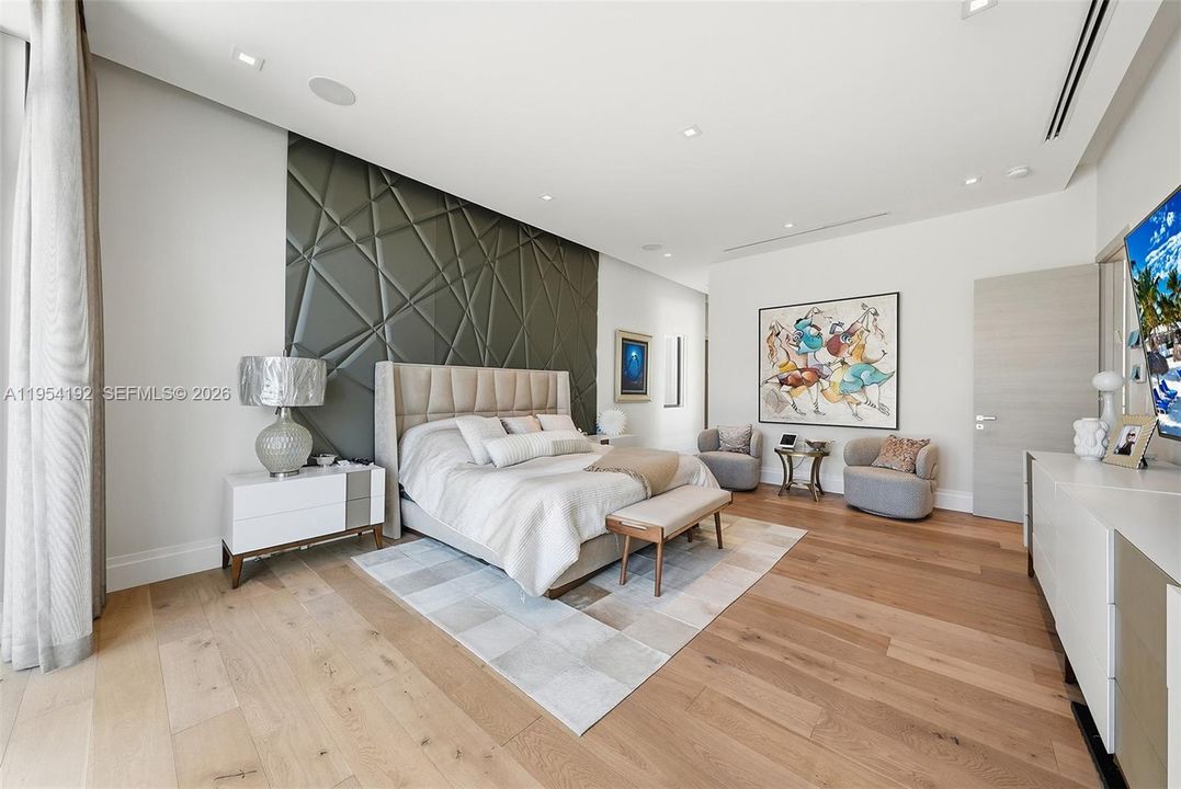 Activo con contrato: $11,750,000 (6 camas, 6 baños, 5363 Pies cuadrados)