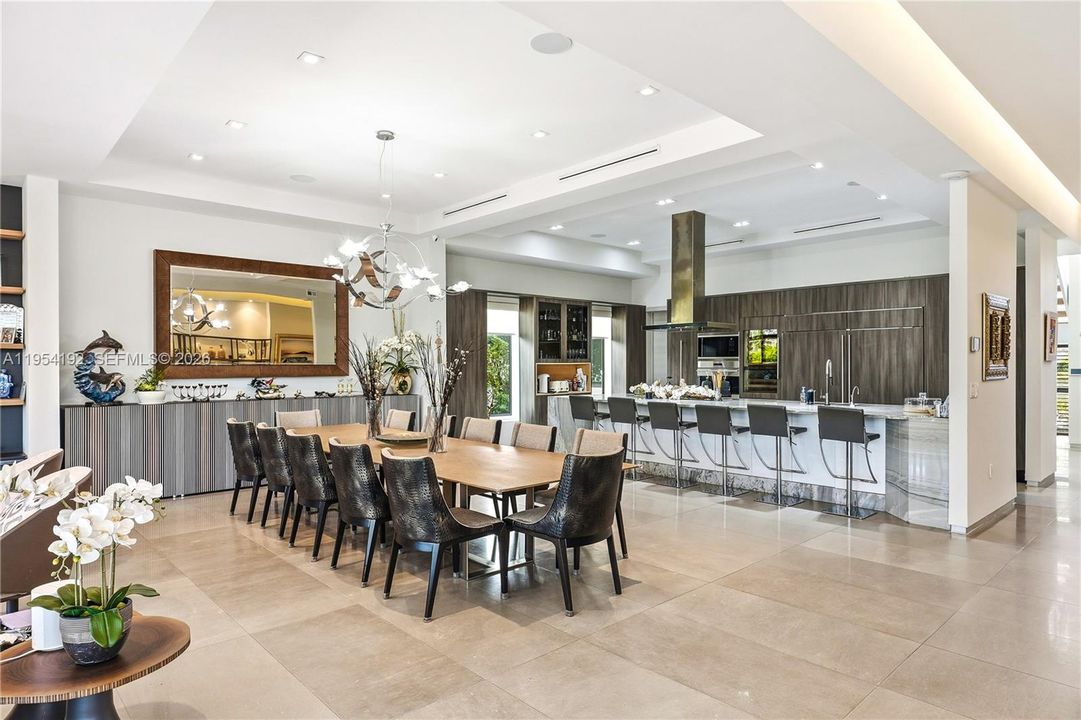 Activo con contrato: $11,750,000 (6 camas, 6 baños, 5363 Pies cuadrados)