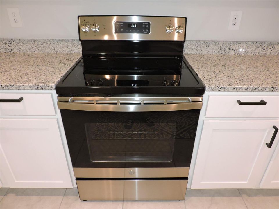 STAINLESS STEEL GLASS TOP STOVE/OVEN